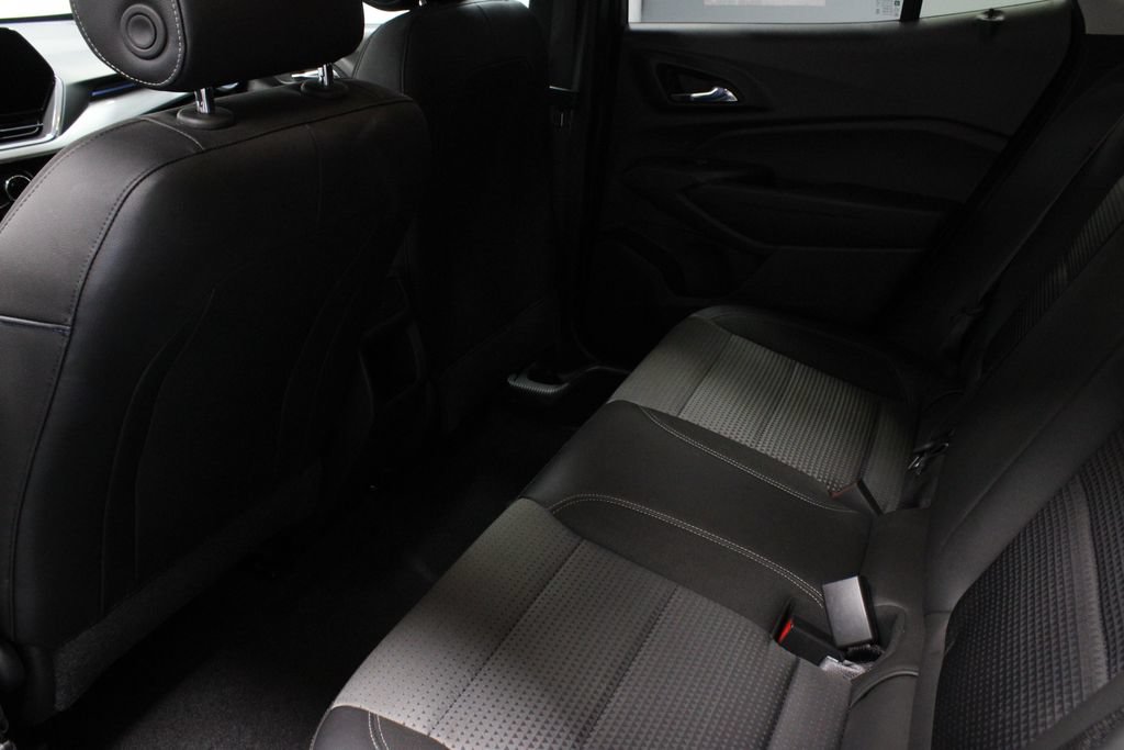 Used 2025 Chevrolet Trax LT FWD image 20