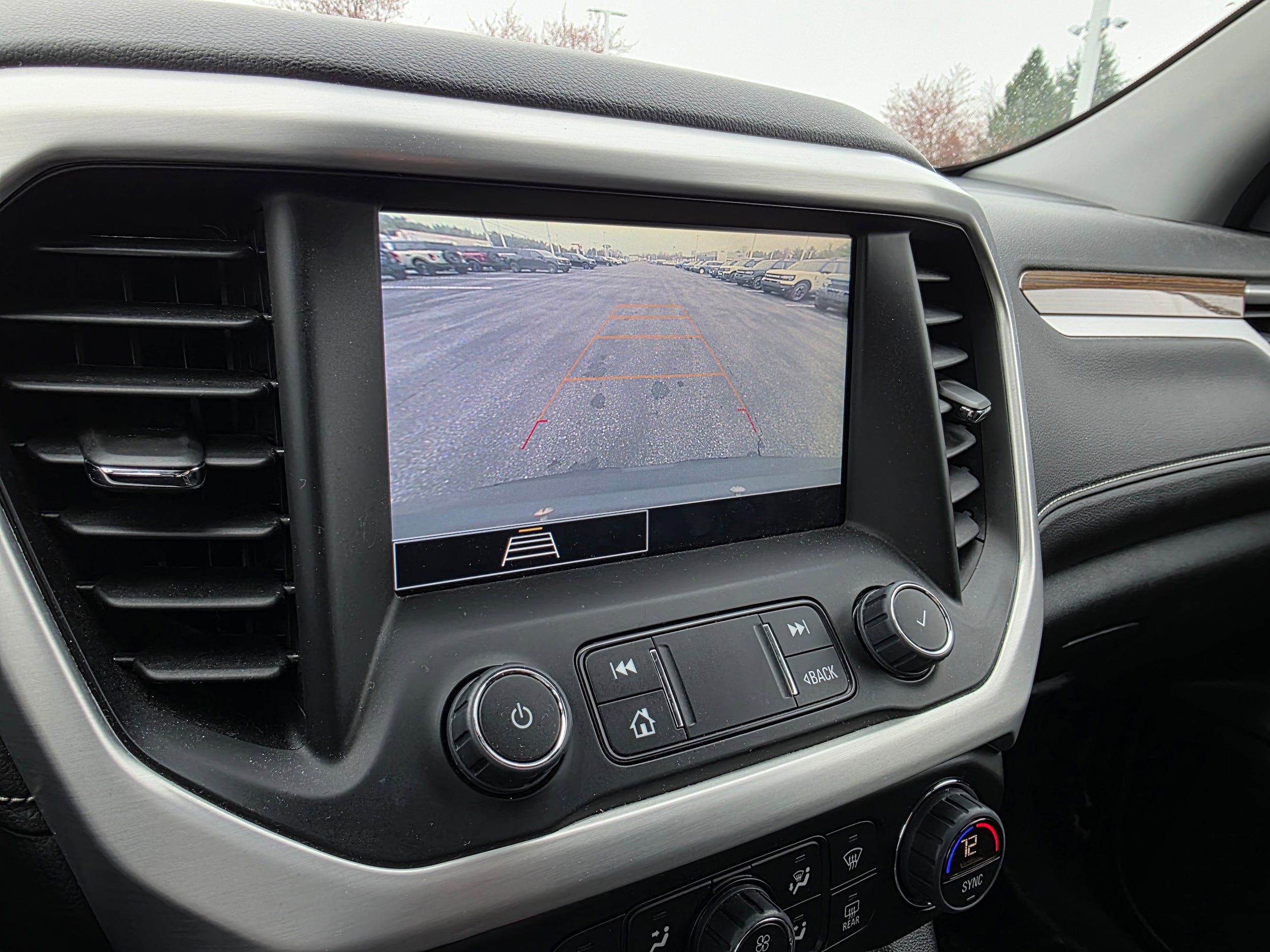 Used 2023 GMC Acadia SLE w/ Driver Convenience Package AWD/4WD image 18