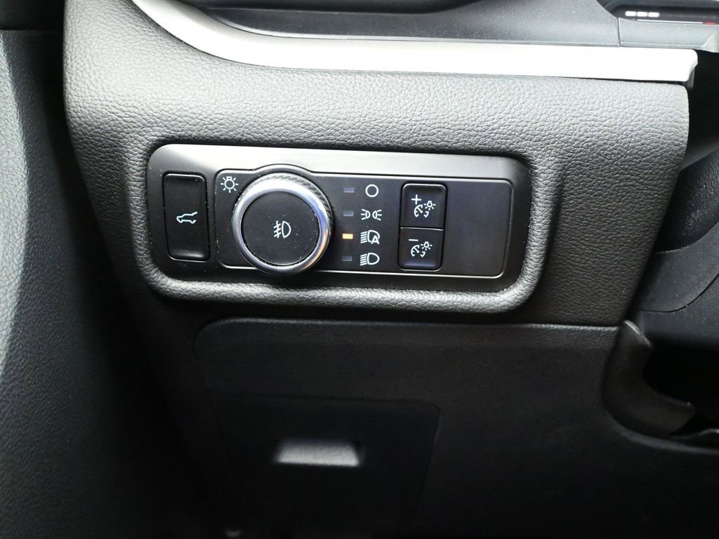 Certified 2023 Ford Explorer XLT w/ Equipment Group 202A AWD/4WD image 18