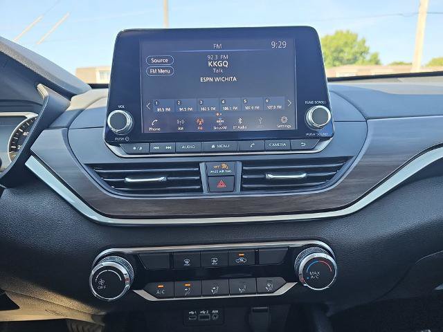 Used 2024 Nissan Altima 2.5 SV FWD image 19