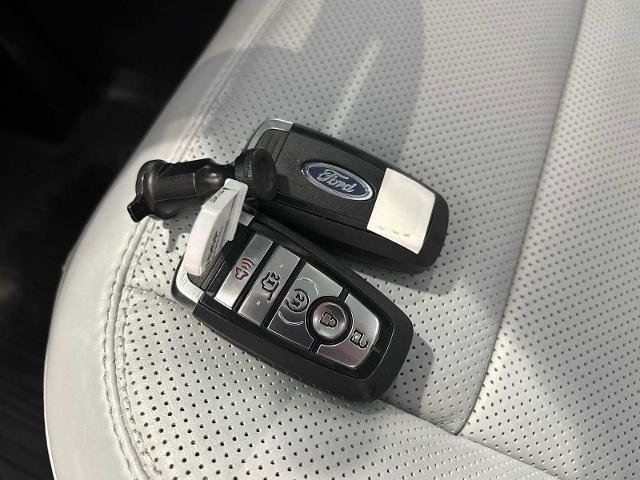 Certified 2025 Ford Explorer Platinum w/ LUX Leather Package AWD/4WD image 33