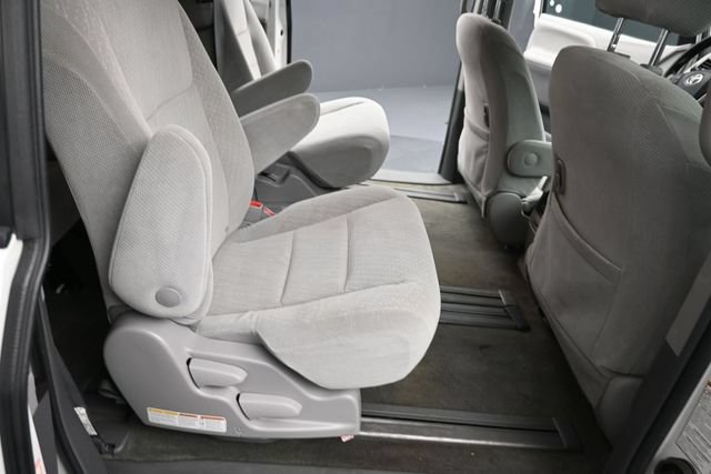 Used 2018 Toyota Sienna LE FWD image 25