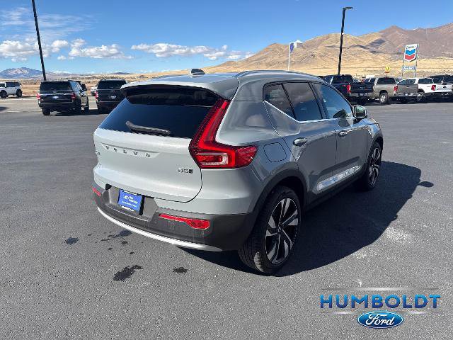 Used 2024 Volvo XC40 B5 Ultimate w/ Protection Package Premier image 5