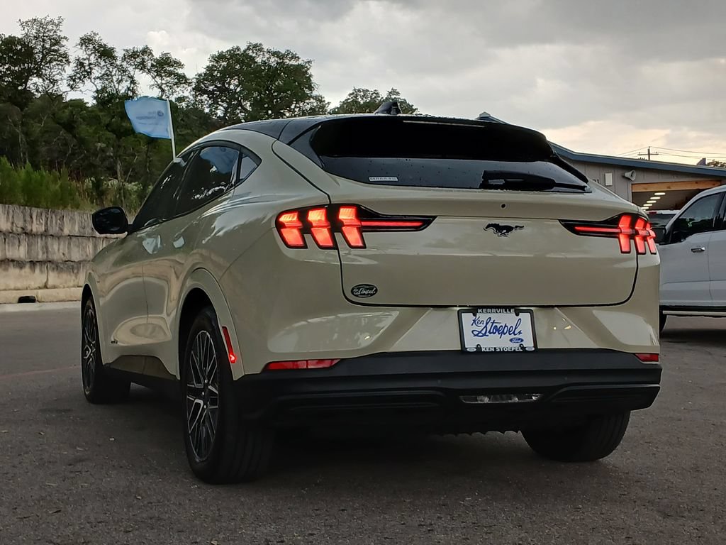 Certified 2025 Ford Mustang Mach-E Premium AWD/4WD image 5