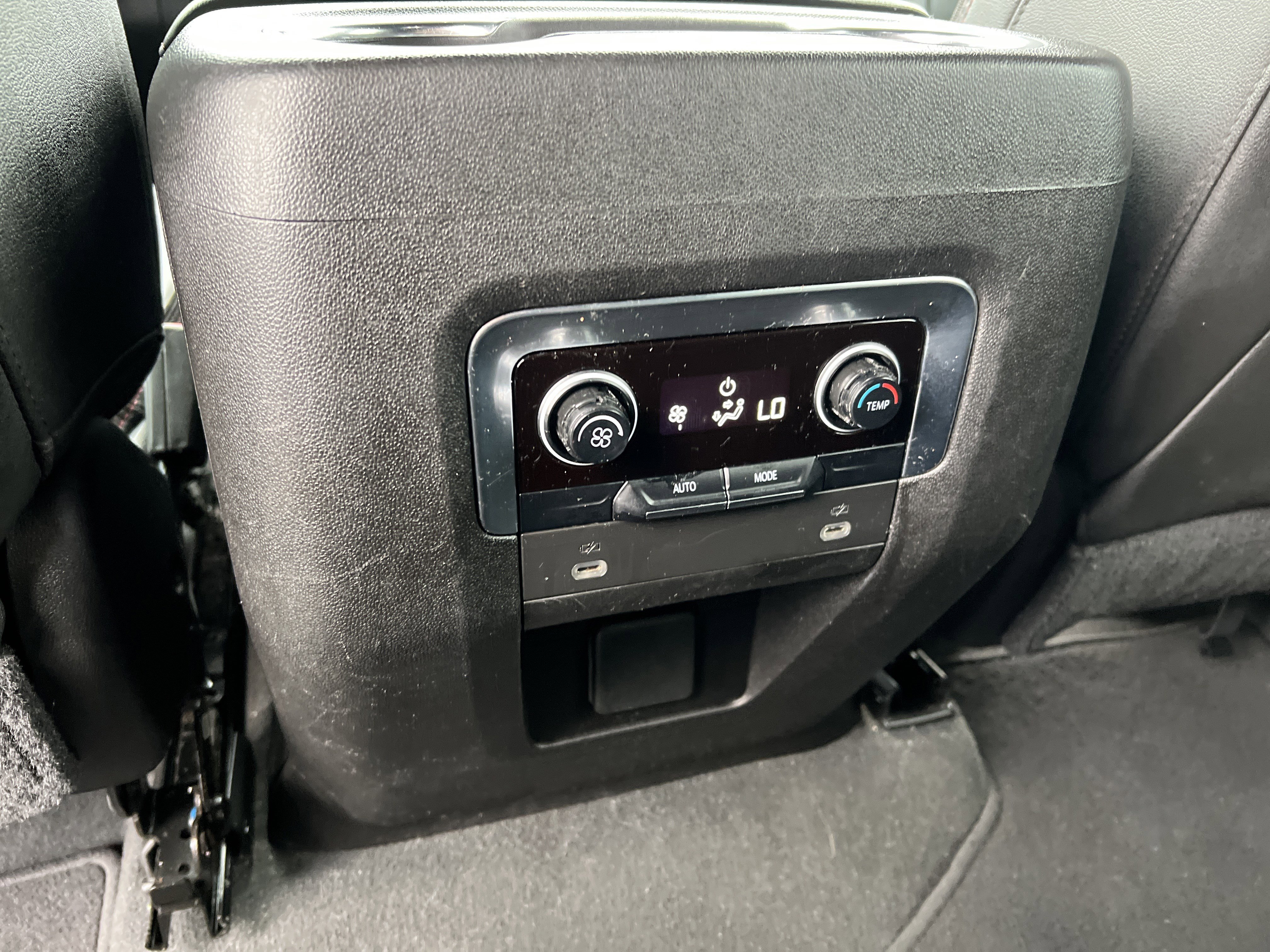 Used 2021 Chevrolet Suburban RST image 27