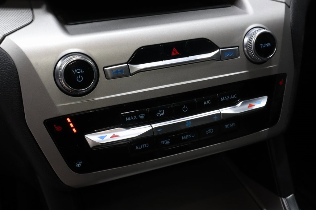 Certified 2022 Ford Explorer XLT w/ Equipment Group 202A image 31