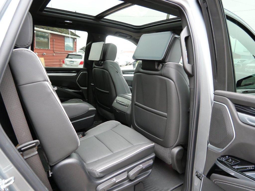 Used 2026 Cadillac Escalade Sport w/ LPO, ONYX Package AWD/4WD image 13