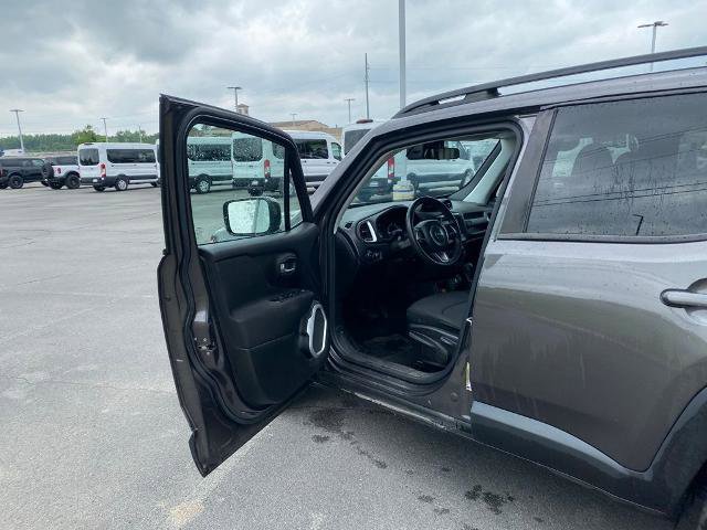 Used 2020 Jeep Renegade Latitude FWD image 10
