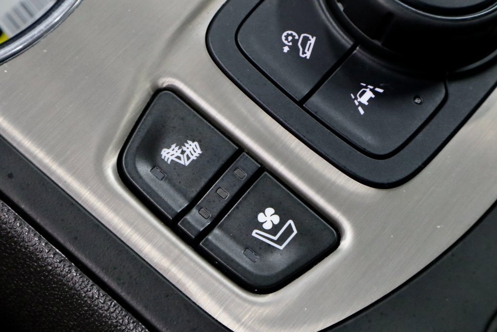 Used 2022 GMC Terrain Denali w/ Denali Premium Package image 11