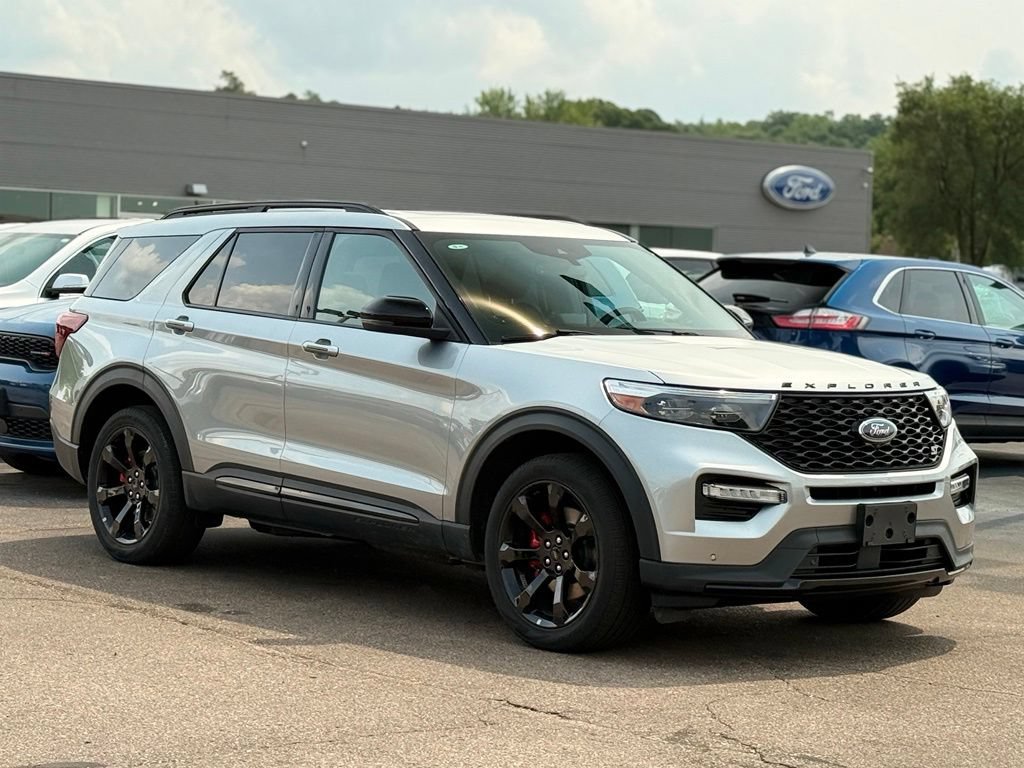 Certified 2024 Ford Explorer ST w/ Technology Package AWD/4WD image 31