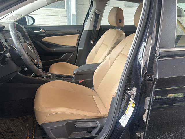 Used 2019 Volkswagen Jetta SEL FWD image 9