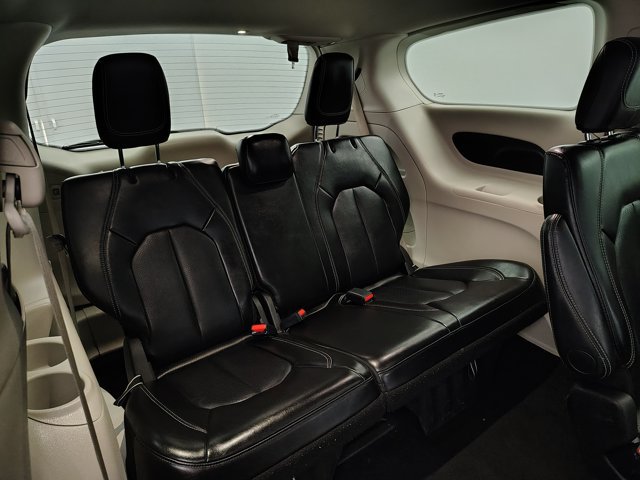 Used 2024 Chrysler Pacifica Touring-L FWD image 29