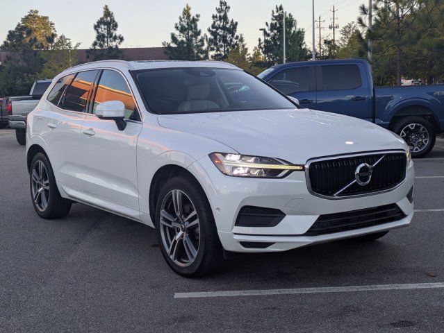 Used 2019 Volvo XC60 T5 Momentum w/ Premium Package