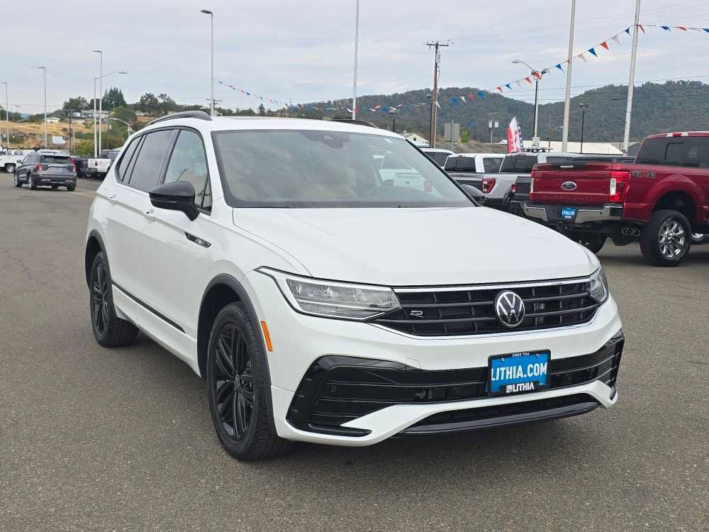 Used 2022 Volkswagen Tiguan SE R-Line FWD image 7