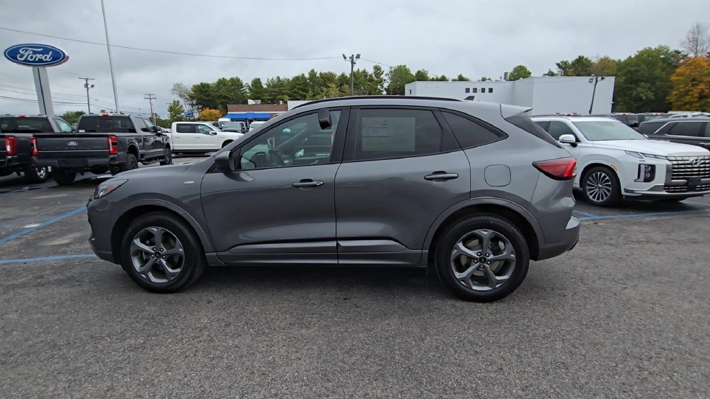 Certified 2023 Ford Escape ST-Line w/ Tech Pack #1 AWD/4WD image 17