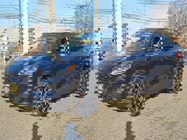 Certified 2022 Ford Escape SE w/ SE Sport Appearance Package image 2