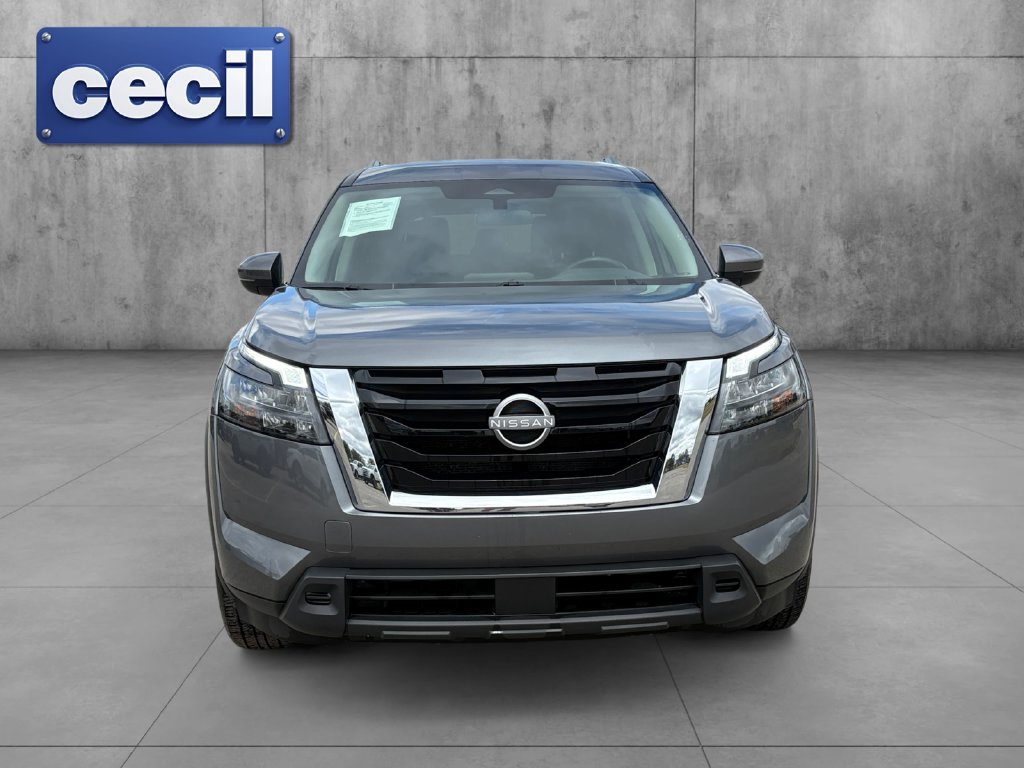 Used 2024 Nissan Pathfinder SV FWD image 2