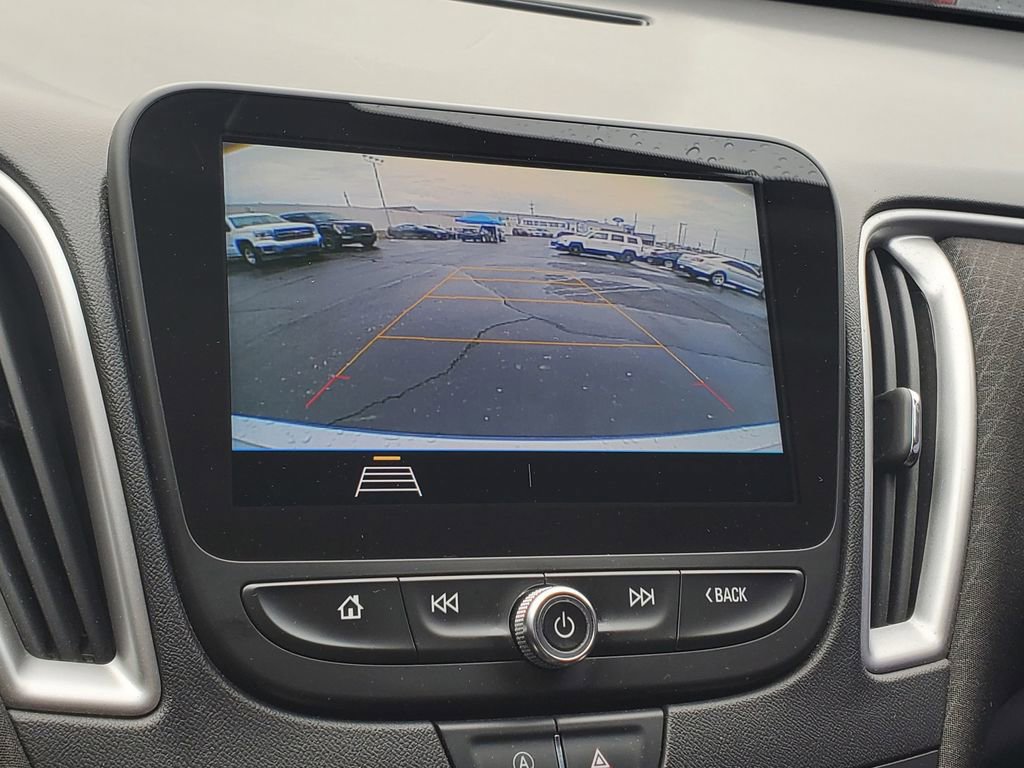 Used 2020 Chevrolet Malibu LS image 24