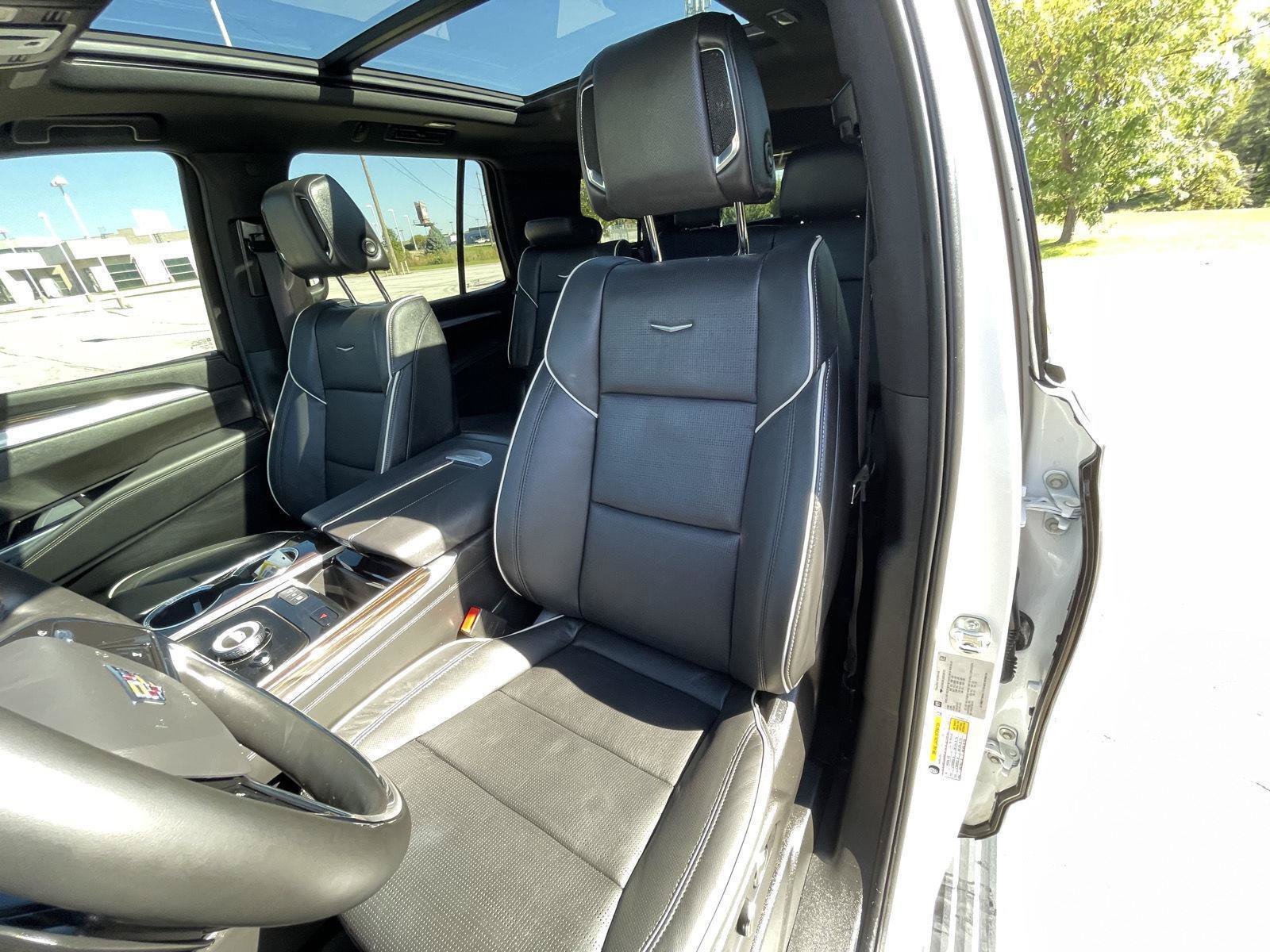 Used 2025 Cadillac Escalade Premium Luxury w/ Touring Package AWD/4WD image 16