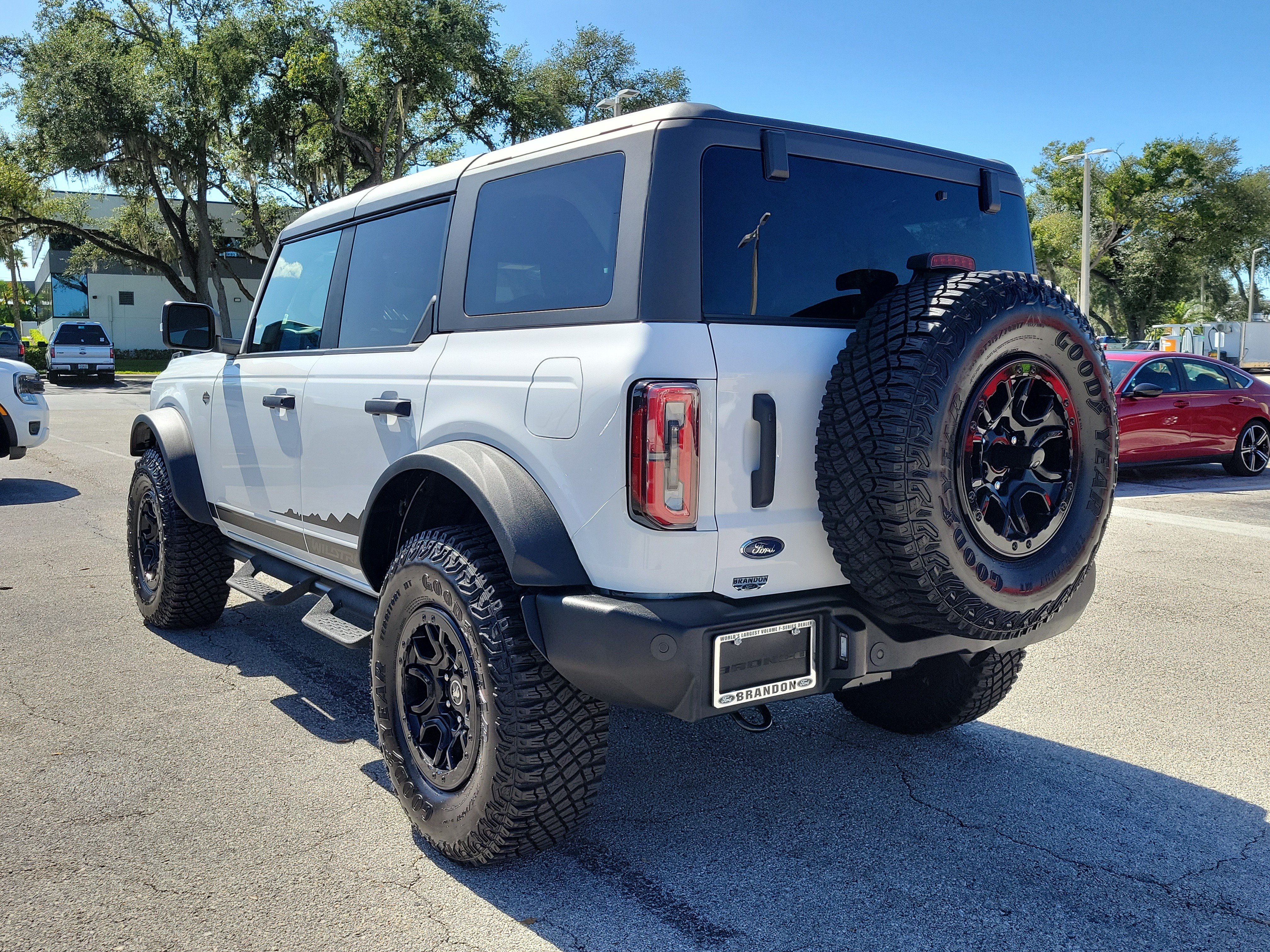 Certified 2024 Ford Bronco Wildtrak AWD/4WD image 7