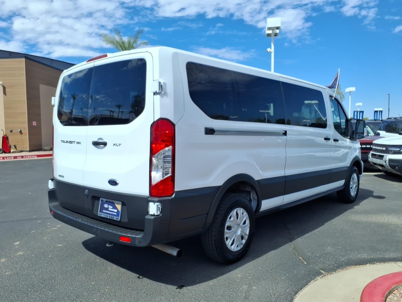 Certified 2023 Ford Transit 350 XLT RWD image 4