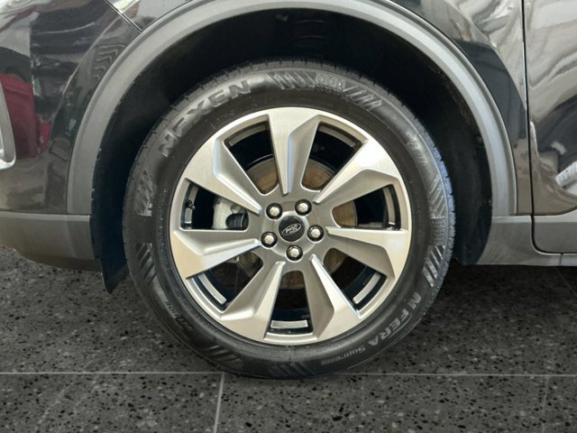 Certified 2025 Ford Escape Platinum AWD/4WD image 14