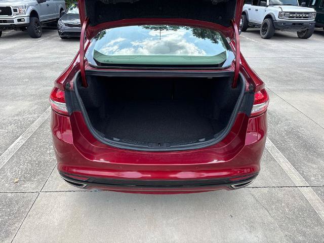 Certified 2017 Ford Fusion SE w/ Fusion SE Technology Package FWD image 30
