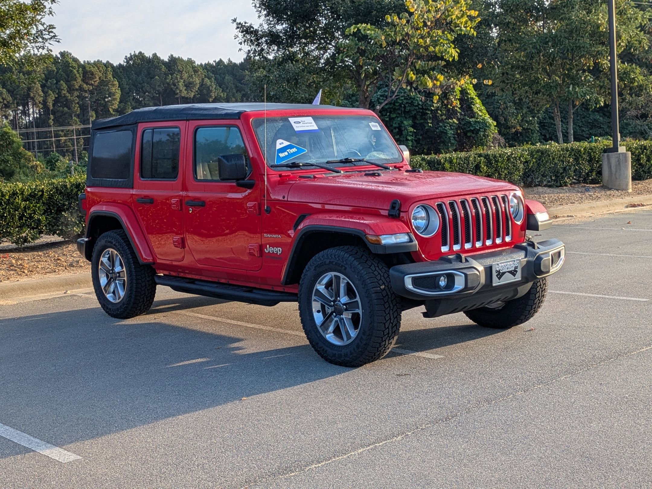 Used 2020 Jeep Wrangler Unlimited Sahara image 9