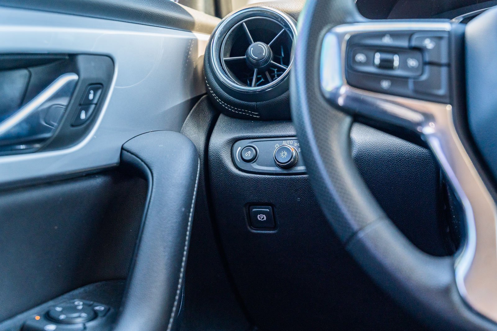 Used 2023 Chevrolet Blazer LT image 25