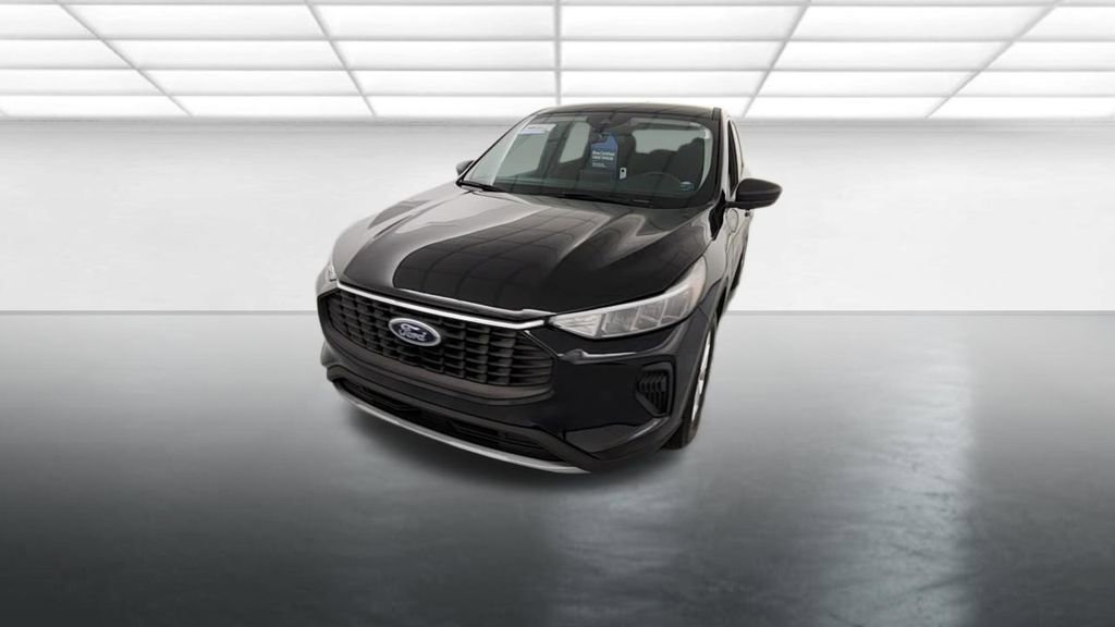 Certified 2023 Ford Escape Active AWD/4WD image 2