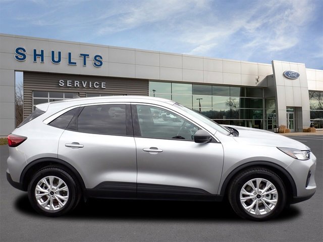 Certified 2023 Ford Escape Active w/ Cold Weather Package image 2