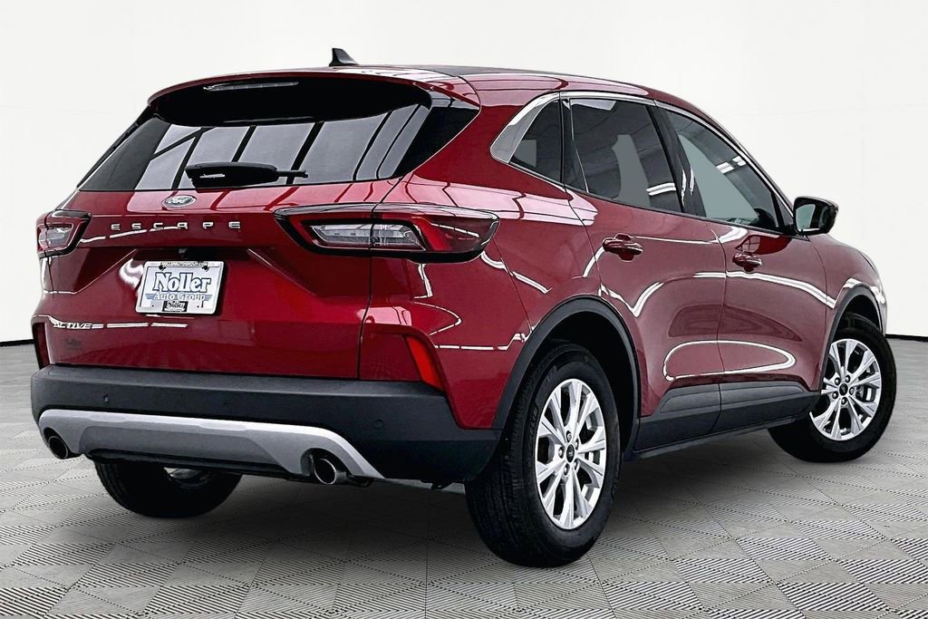 Certified 2023 Ford Escape Active w/ Tech Pack #2 FWD image 2