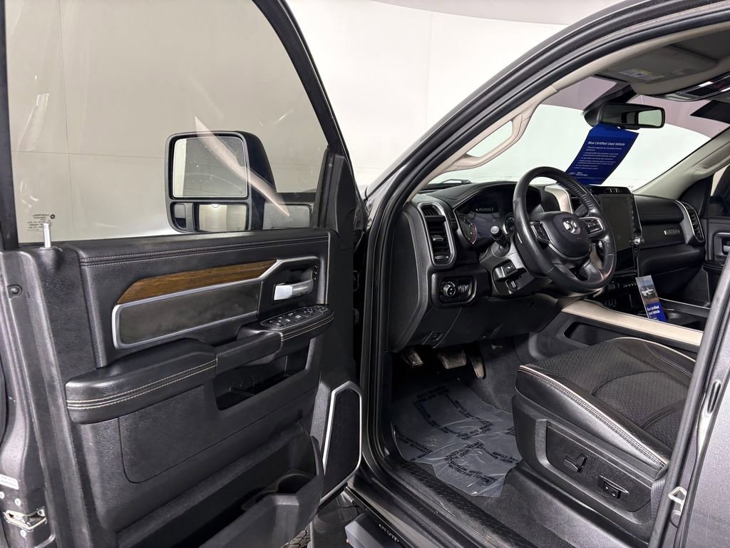 Used 2024 RAM 3500 Laramie w/ Towing Technology Group image 12