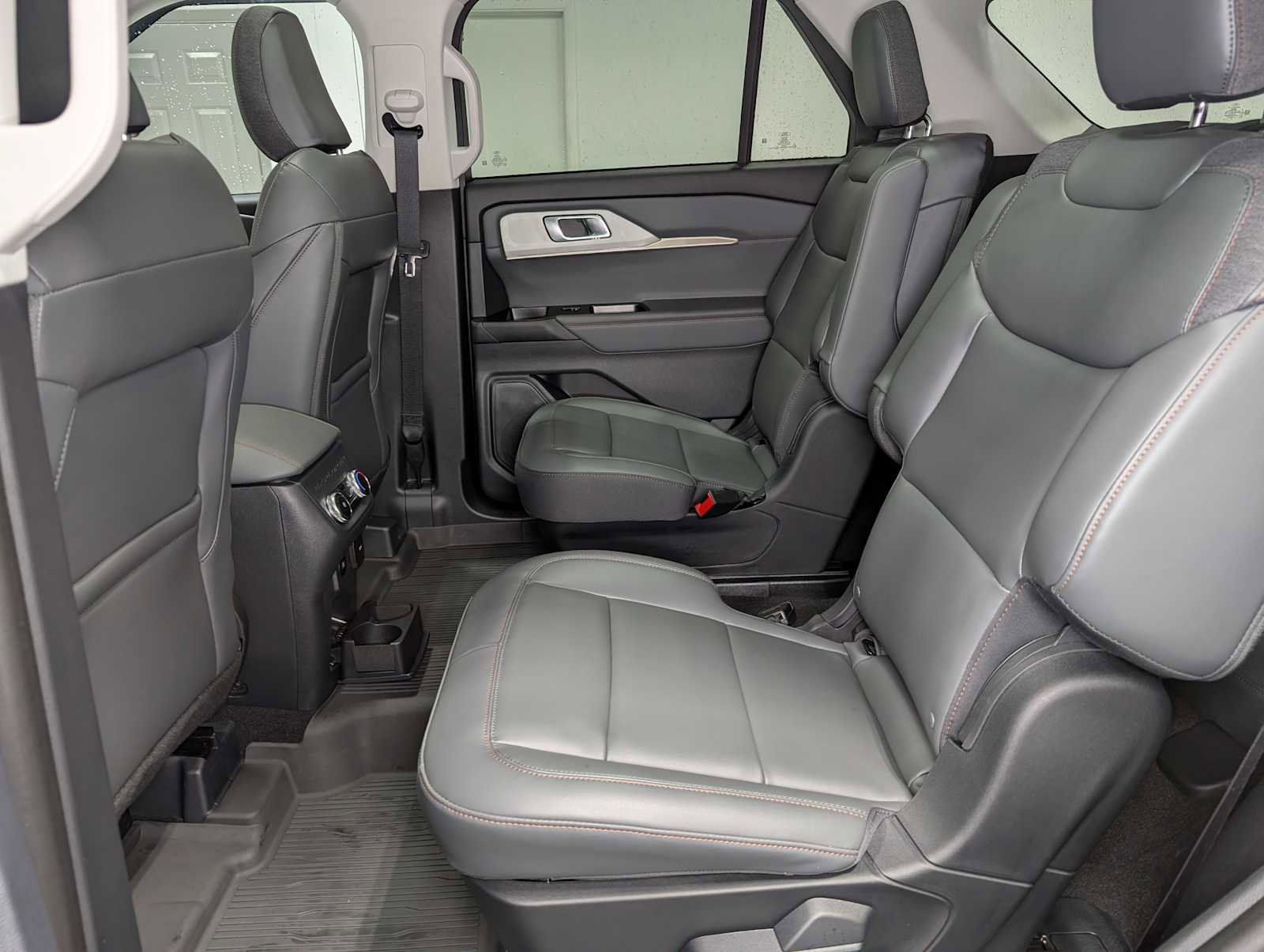 Certified 2025 Ford Explorer Active w/ Active Comfort Package image 25