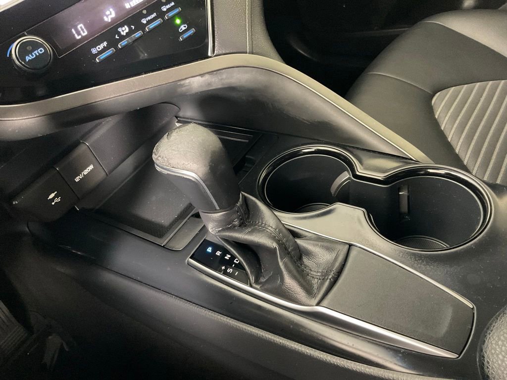 Used 2018 Toyota Camry SE image 18