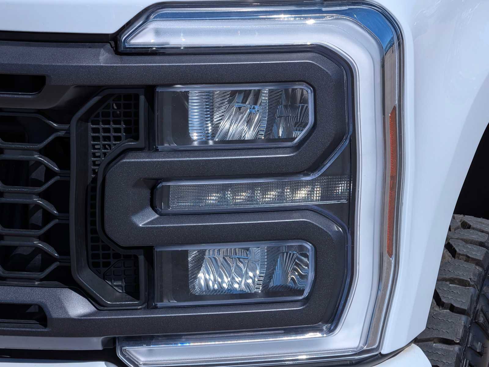 Certified 2024 Ford F250 Lariat w/ Tremor Off-Road Package AWD/4WD image 10