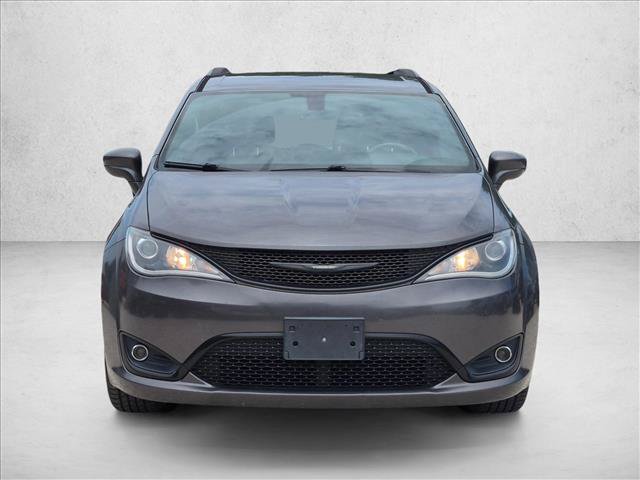 Used 2018 Chrysler Pacifica Touring-L Plus FWD image 2