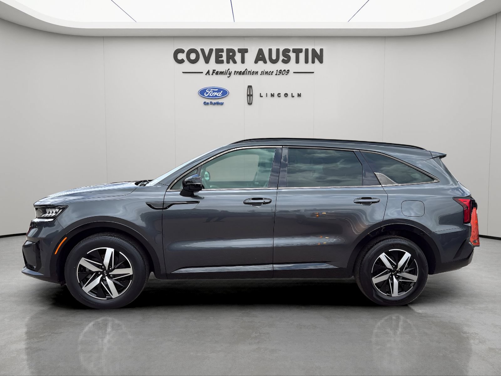 Used 2021 Kia Sorento S FWD image 2
