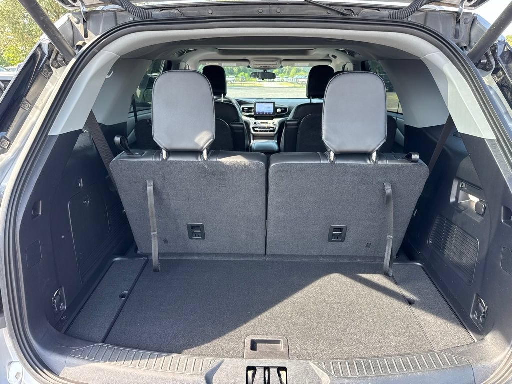 Certified 2022 Ford Explorer XLT w/ Equipment Group 202A RWD image 13