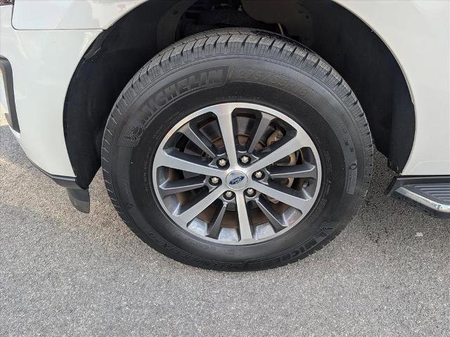 Certified 2020 Ford Expedition XLT w/ Equipment Group 202A image 5
