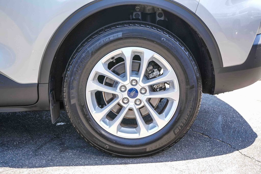 Certified 2021 Ford Escape SE FWD image 12