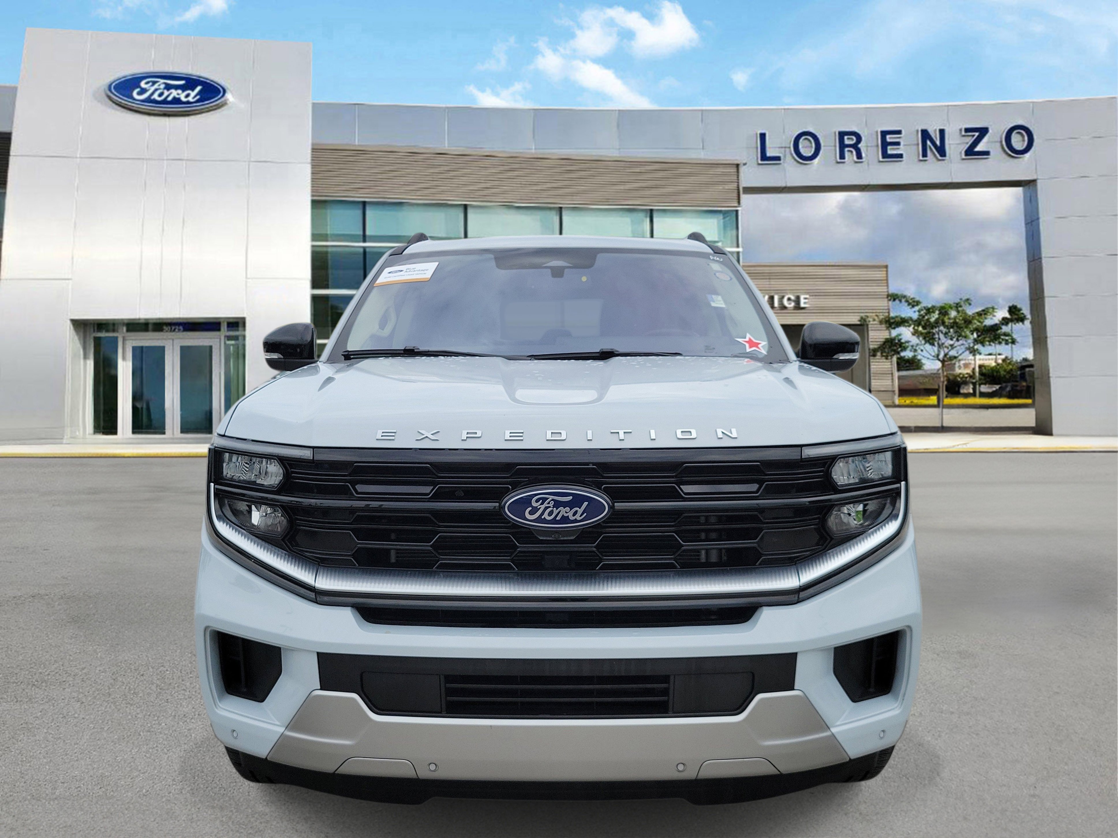 Certified 2025 Ford Expedition Platinum AWD/4WD image 2