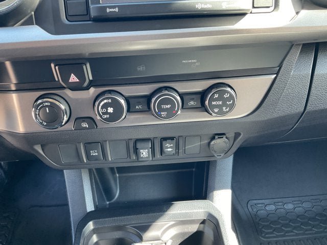Used 2019 Toyota Tacoma SR5 AWD/4WD image 23