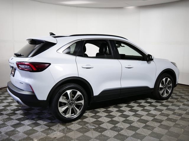 Certified 2025 Ford Escape Platinum image 9