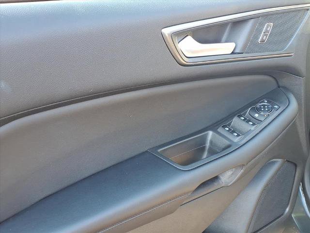 Certified 2024 Ford Edge SE image 5