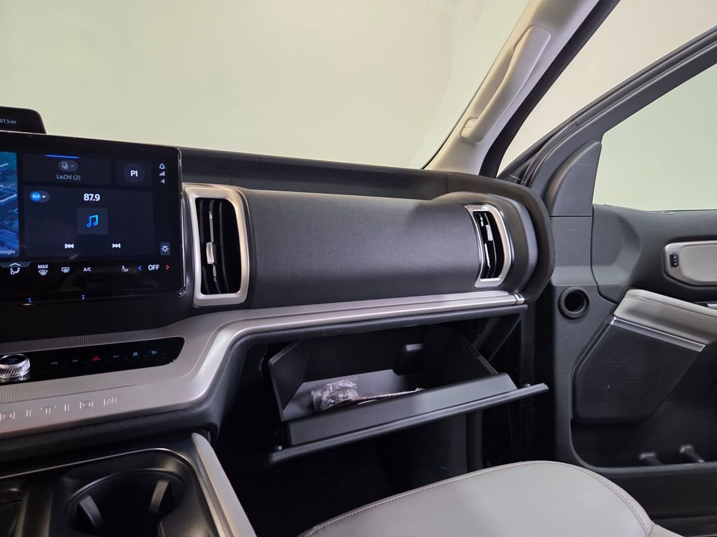 Certified 2025 Ford Expedition Active image 29