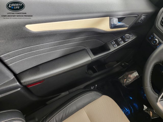 Certified 2022 Ford Escape Titanium w/ Titanium Elite Package AWD/4WD image 35