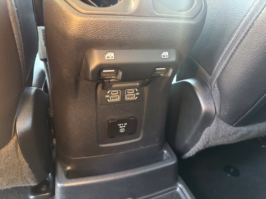 Used 2021 Jeep Wrangler Unlimited Sahara w/ Cold Weather Group AWD/4WD image 31
