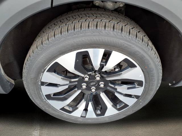 Certified 2025 Ford Explorer Platinum w/ LUX Leather Package AWD/4WD image 21