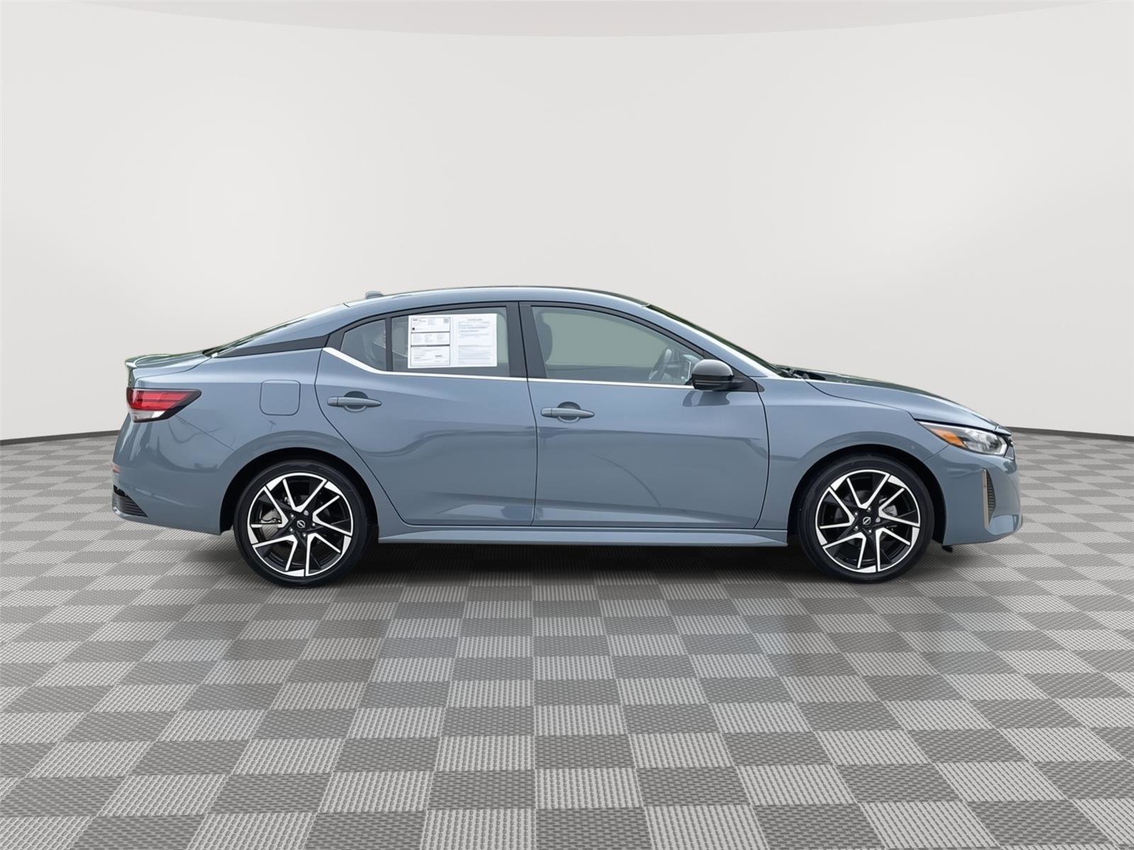 Used 2024 Nissan Sentra SR FWD image 6